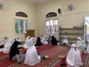 Halaqoh Tahfizh Pondok Pesantren Modern & Tahfidz Al-Qur’an Putri Rihabul ‘Ilmi Pandeglang Banten Halaqoh Tahfizh Pondok Pesantren Modern & Tahfidz Rihabul Ilmi Pandeglang Banten