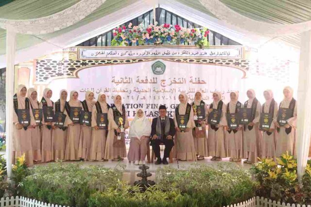 Wisuda Angkatan Kedua